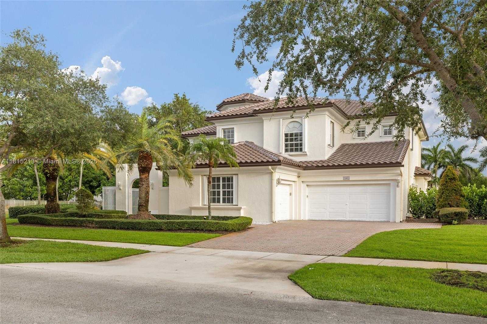 Small Image of 15852 SOUTH WEST 15TH ST, Davie Number 35