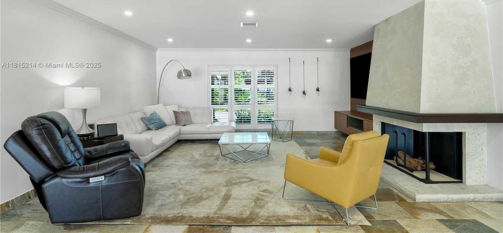 Small Image of 435 MARQUESA DR, Coral Gables Number 17