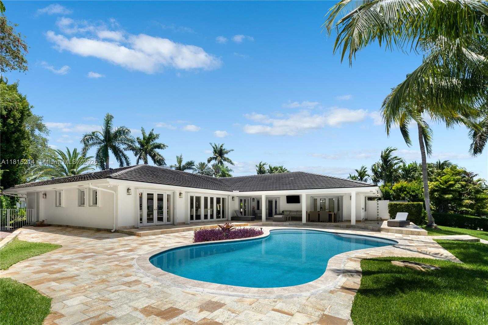 Small Image of 435 MARQUESA DR, Coral Gables Number 22