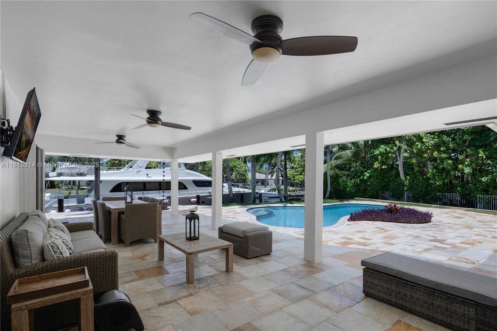Small Image of 435 MARQUESA DR, Coral Gables Number 26