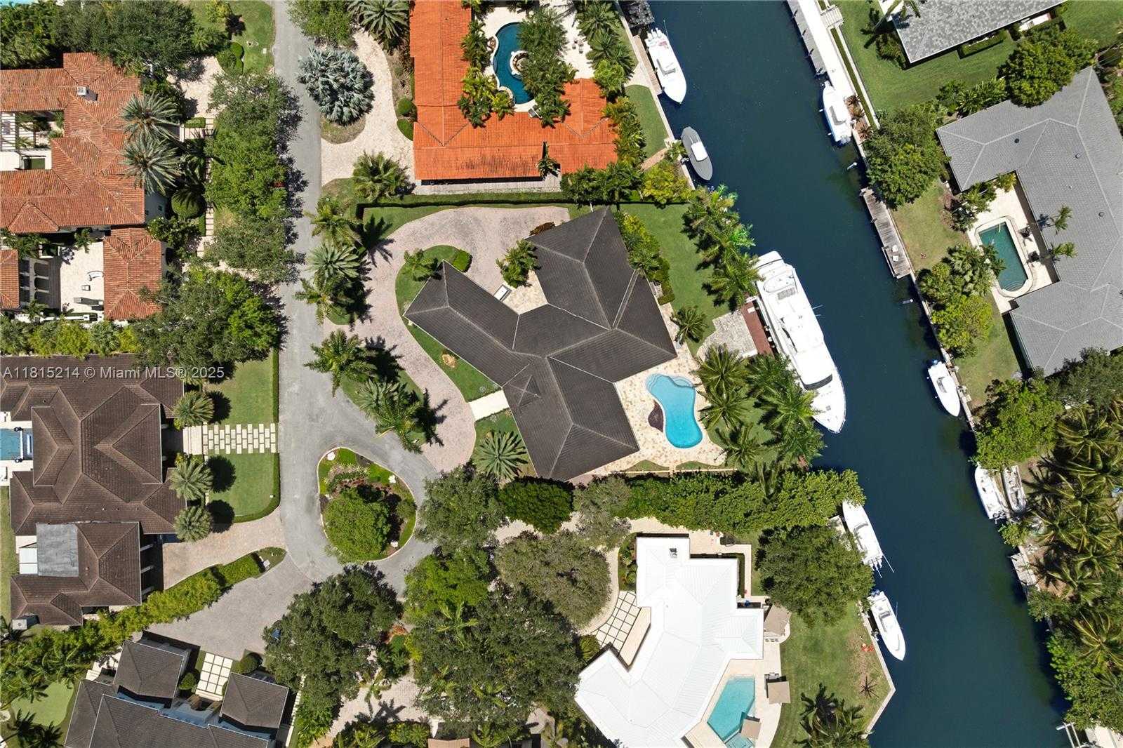 Small Image of 435 MARQUESA DR, Coral Gables Number 29