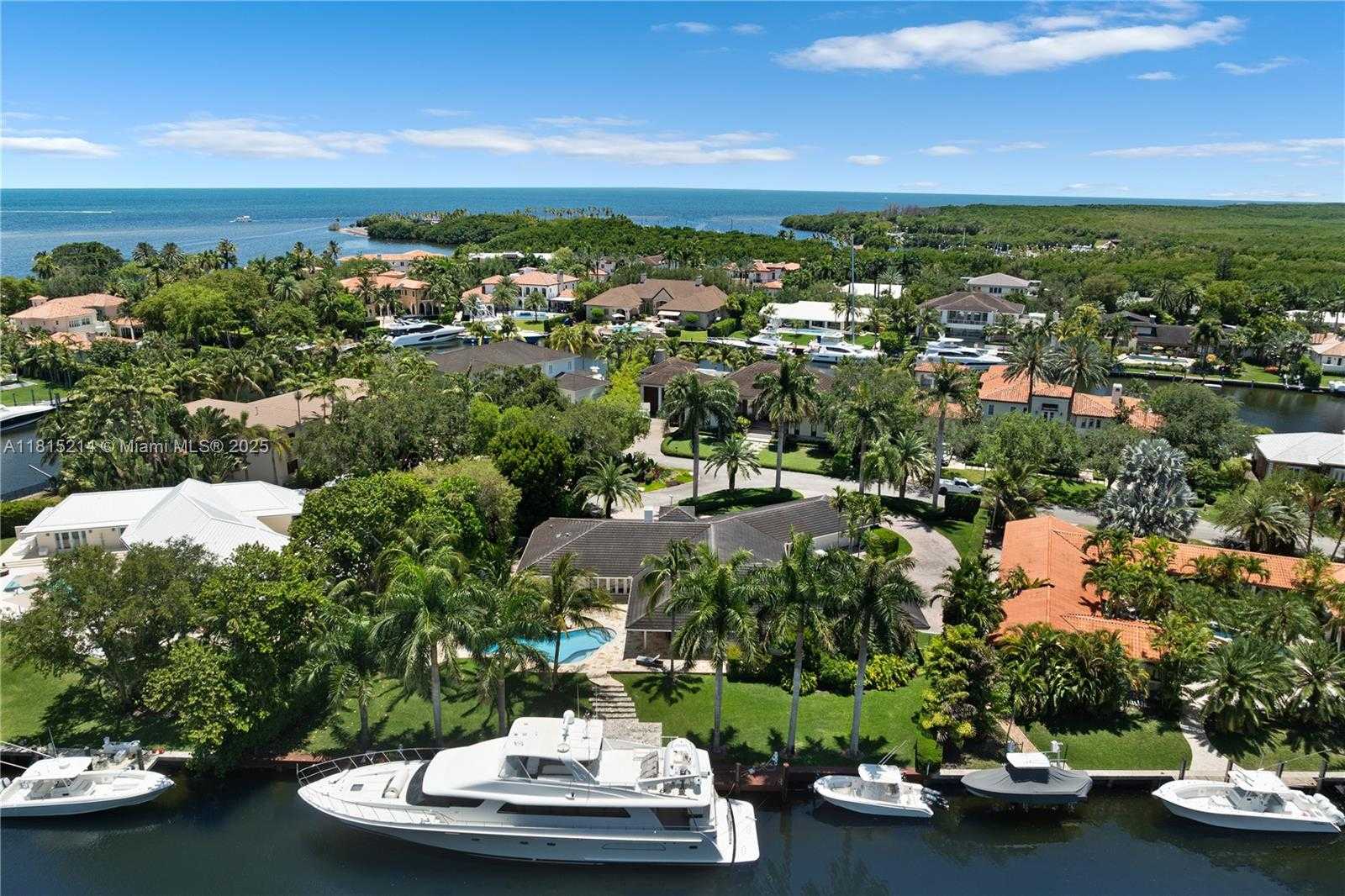 Small Image of 435 MARQUESA DR, Coral Gables Number 30