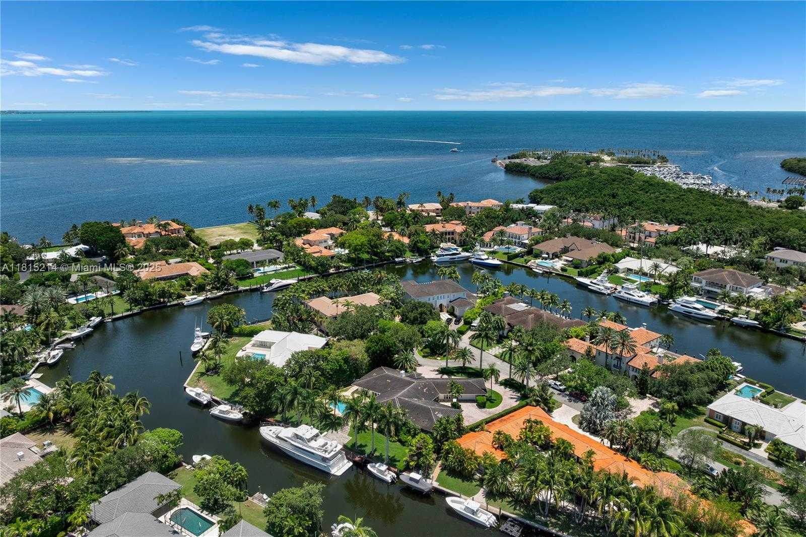 Small Image of 435 MARQUESA DR, Coral Gables Number 31