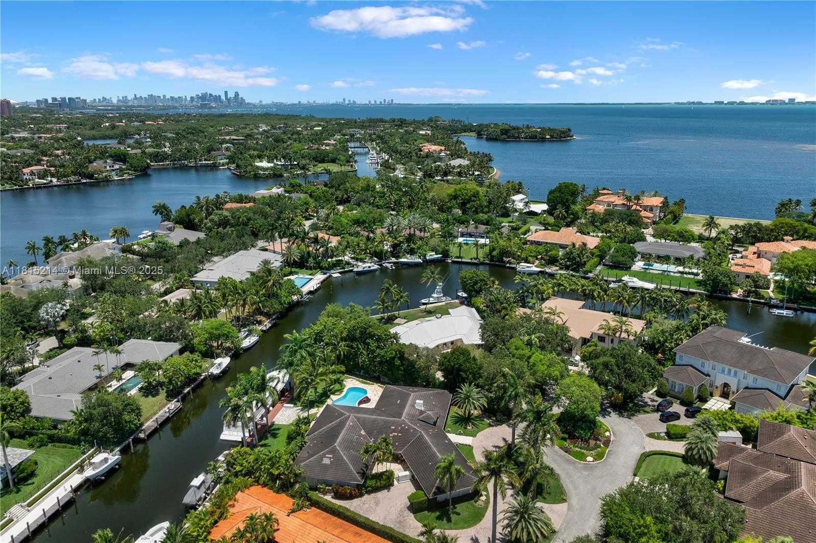 Small Image of 435 MARQUESA DR, Coral Gables Number 32