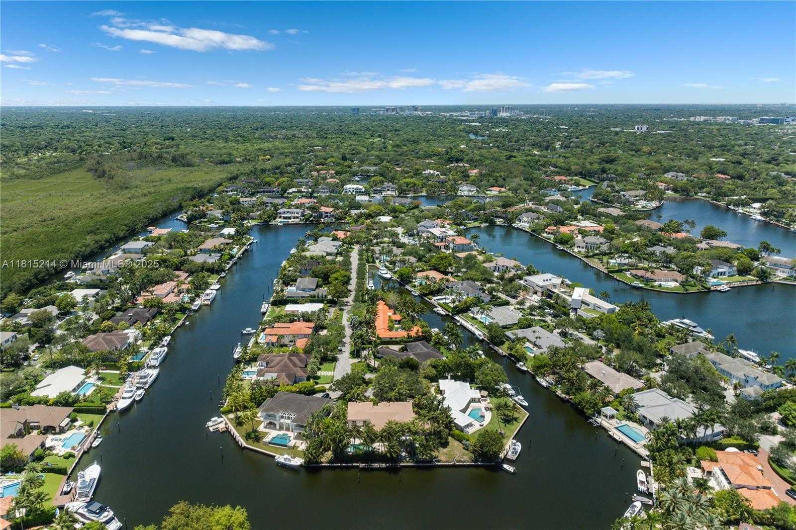 Small Image of 435 MARQUESA DR, Coral Gables Number 33