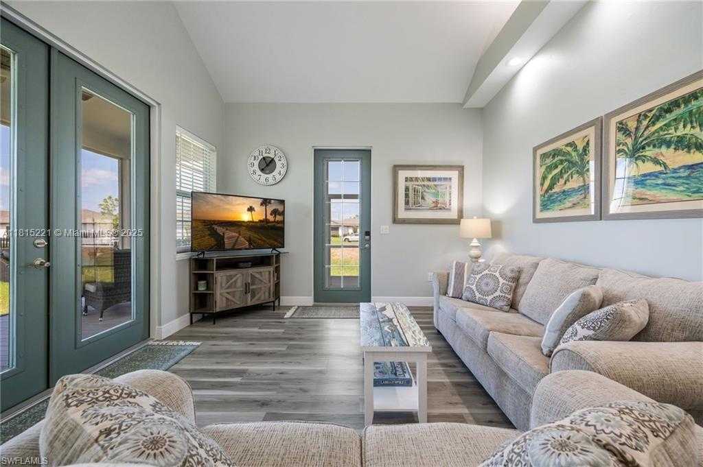 Small Image of 910 GEN GEORGE PATTON AVE, La Belle Number 16