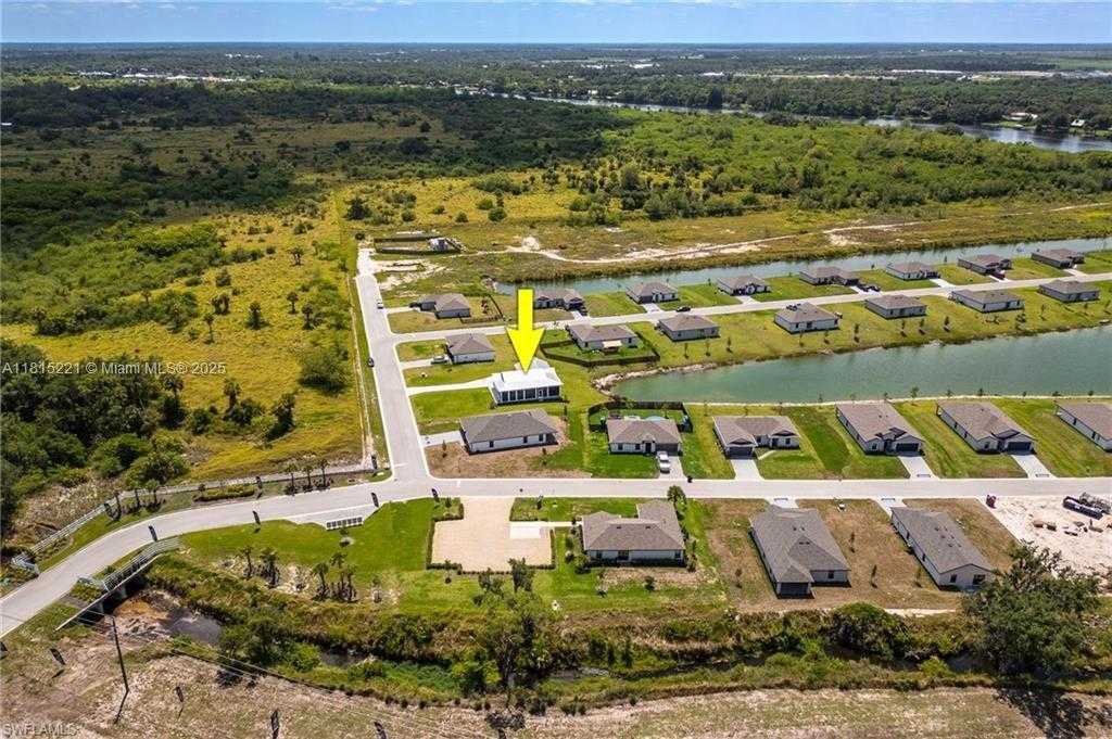 Small Image of 910 GEN GEORGE PATTON AVE, La Belle Number 39