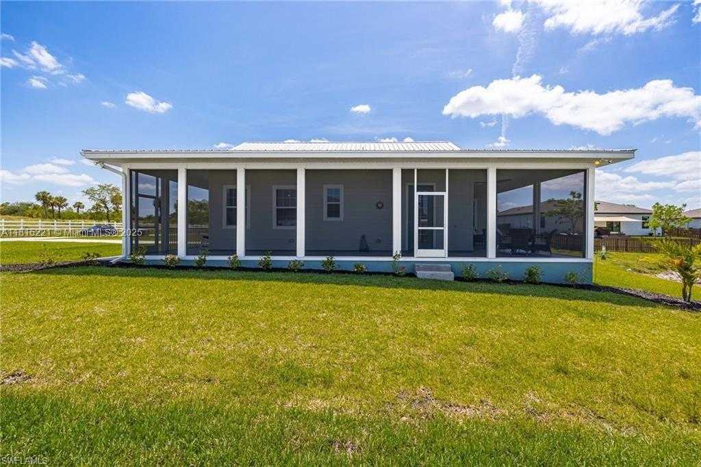 Small Image of 910 GEN GEORGE PATTON AVE, La Belle Number 5