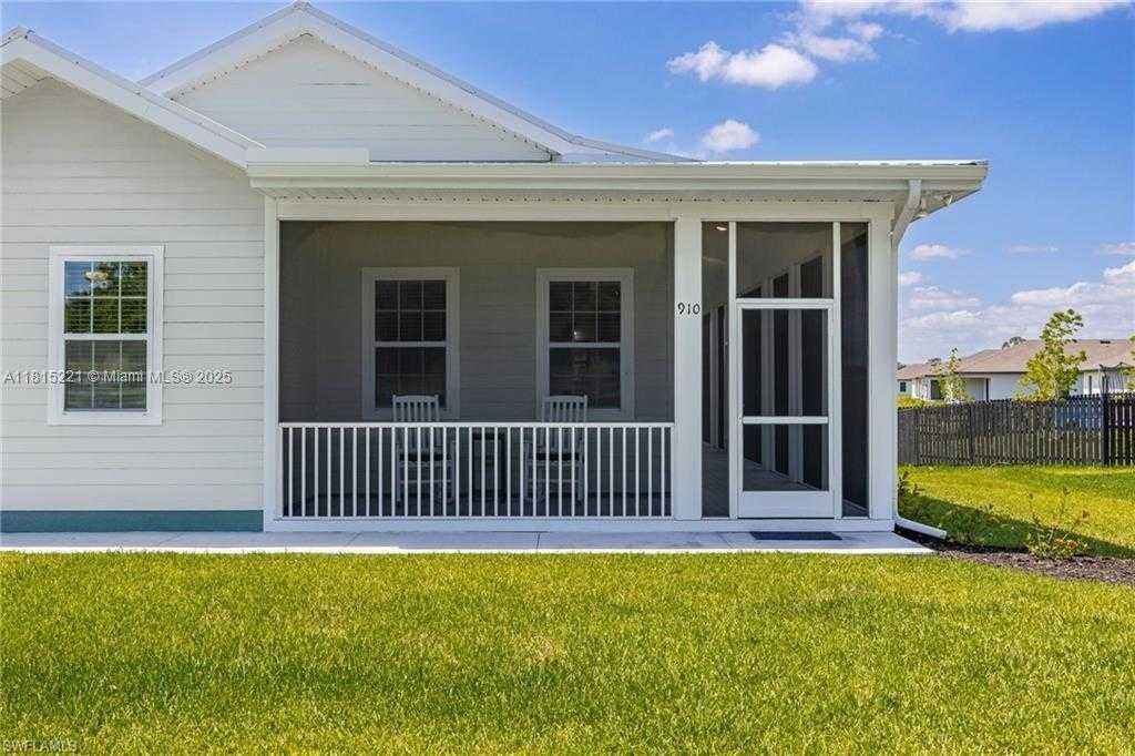 Small Image of 910 GEN GEORGE PATTON AVE, La Belle Number 6