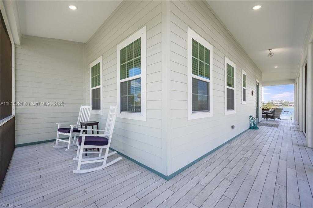 Small Image of 910 GEN GEORGE PATTON AVE, La Belle Number 7