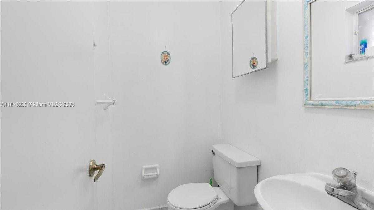 Small Image of 7568 WEST 4TH CT, Hialeah Number 16