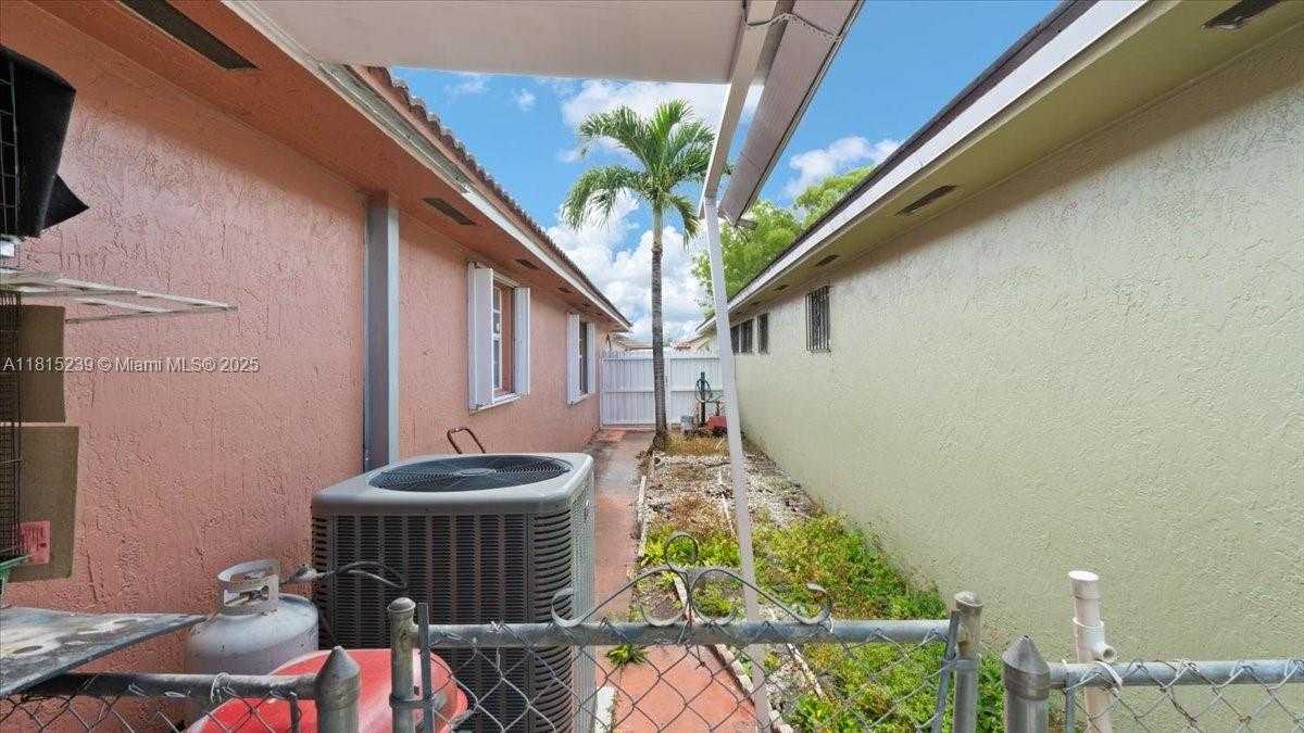 Small Image of 7568 WEST 4TH CT, Hialeah Number 20
