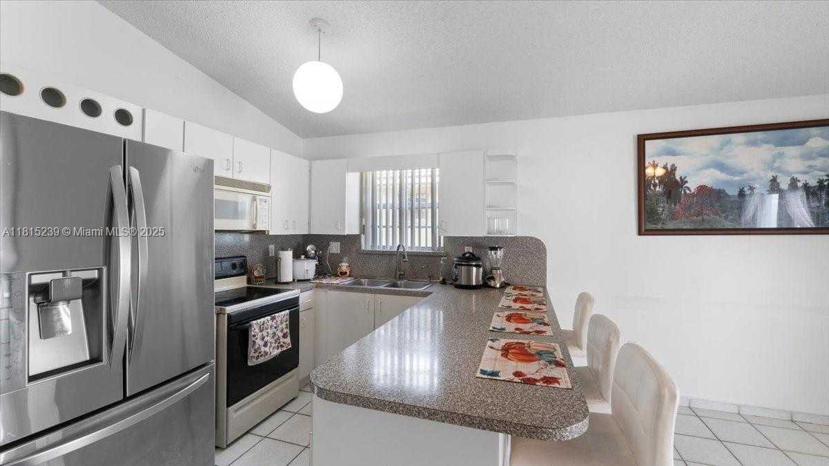 Small Image of 7568 WEST 4TH CT, Hialeah Number 6