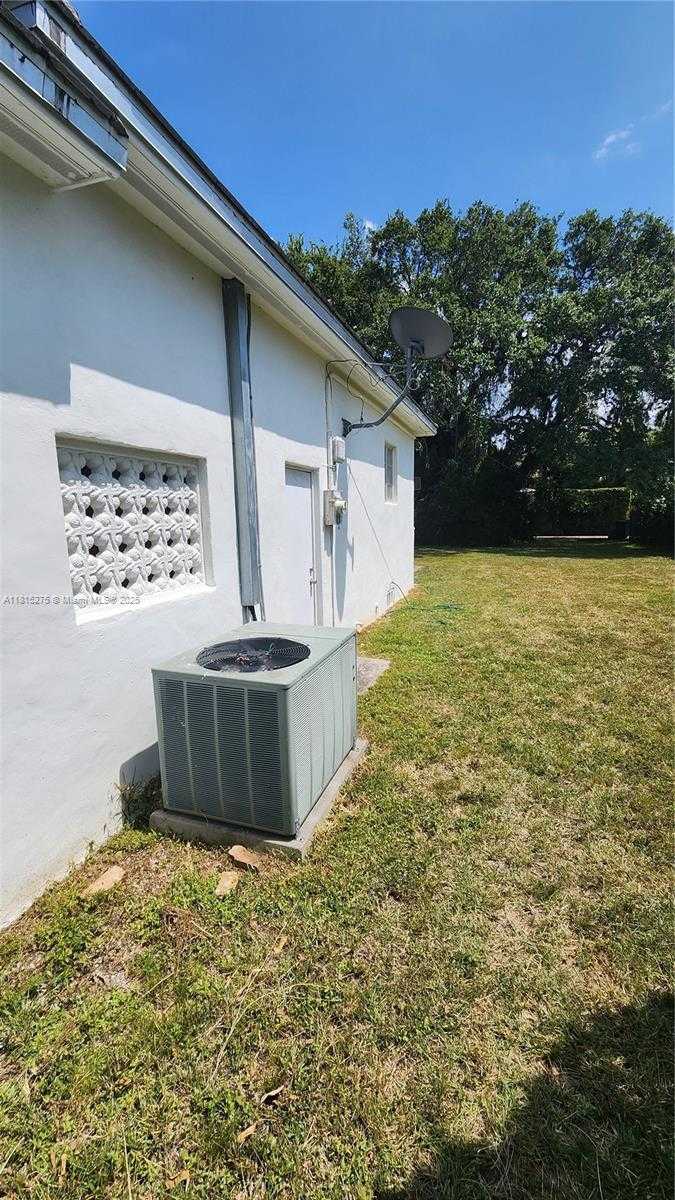 Small Image of 758 NORTH EAST 95TH ST, Miami Shores Number 16