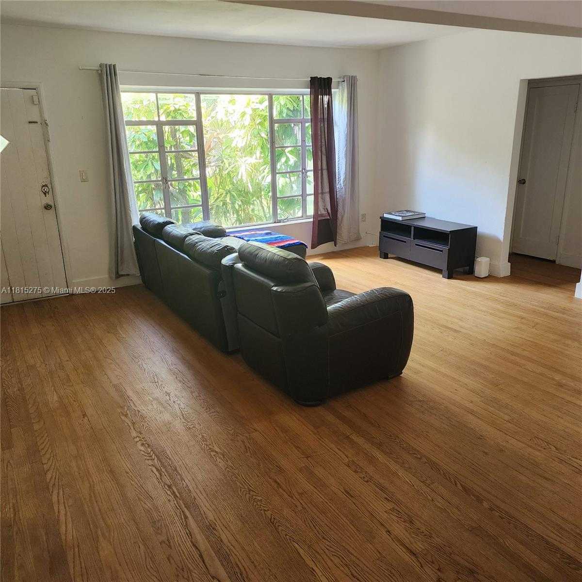 Small Image of 758 NORTH EAST 95TH ST, Miami Shores Number 2