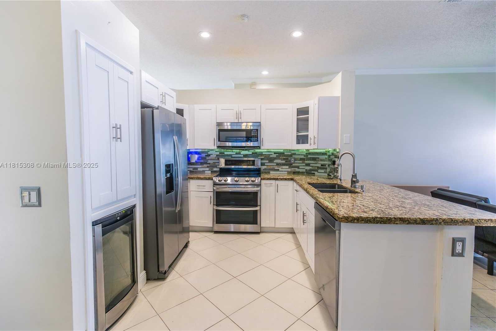 Small Image of 814 KAPOK WAY, Weston Number 10