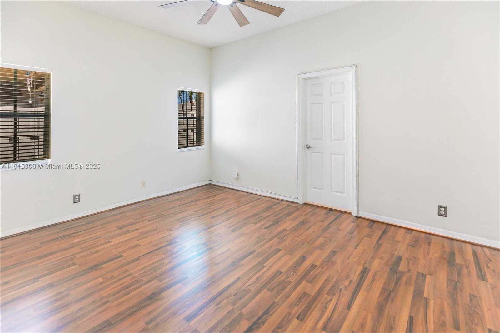 Small Image of 814 KAPOK WAY, Weston Number 15
