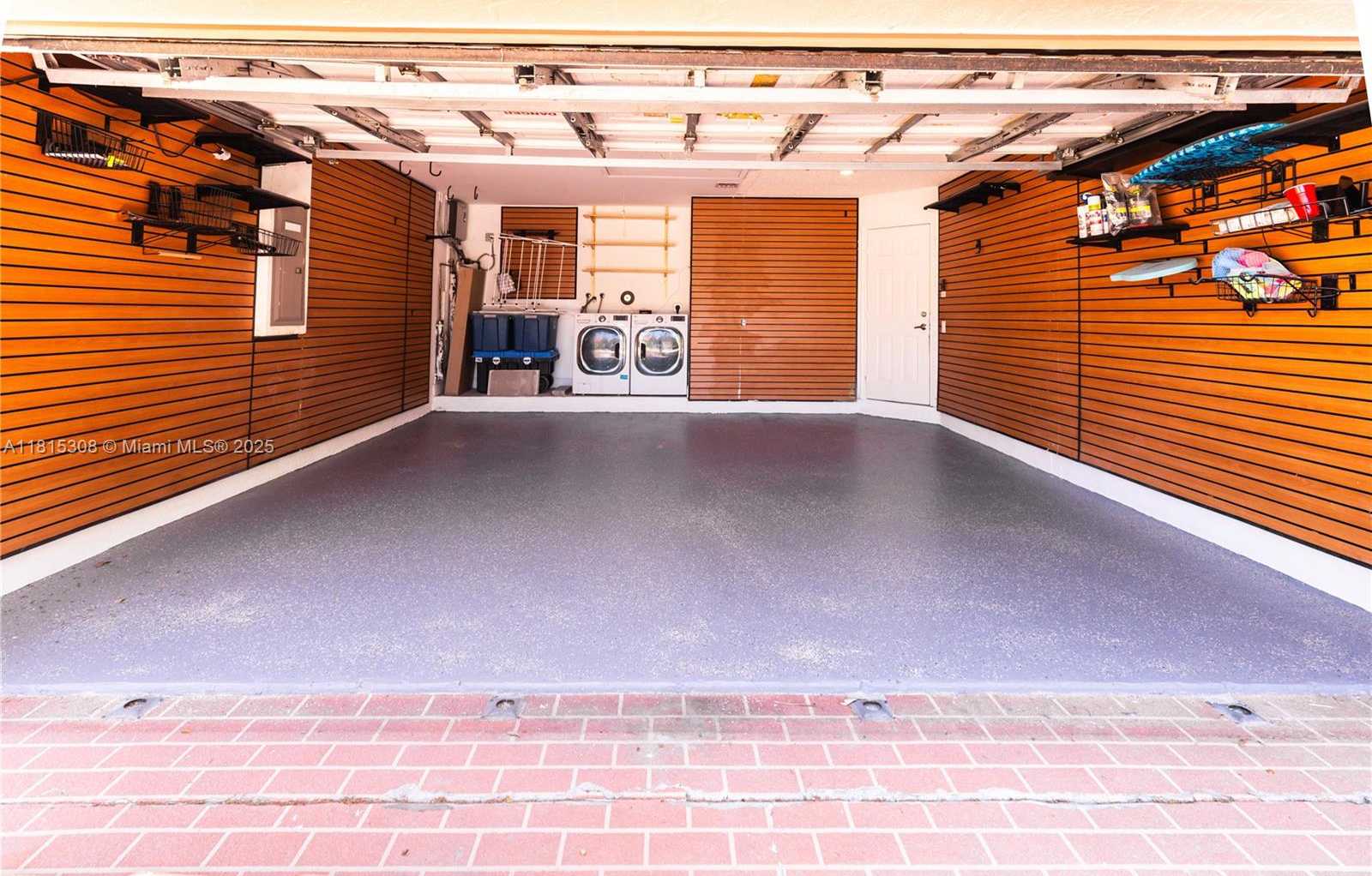Small Image of 814 KAPOK WAY, Weston Number 30