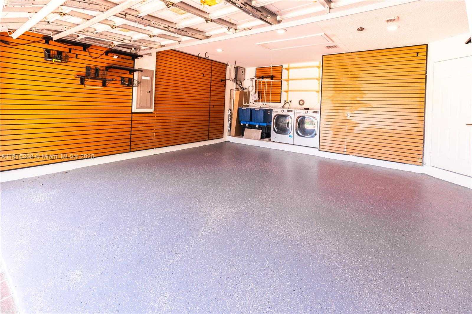 Small Image of 814 KAPOK WAY, Weston Number 31
