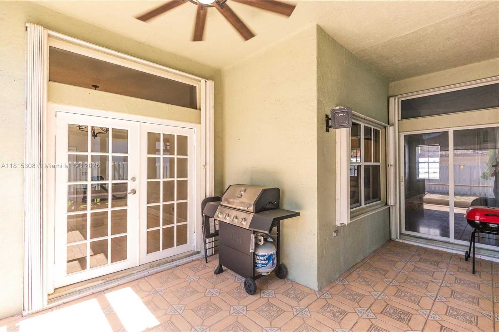 Small Image of 814 KAPOK WAY, Weston Number 32