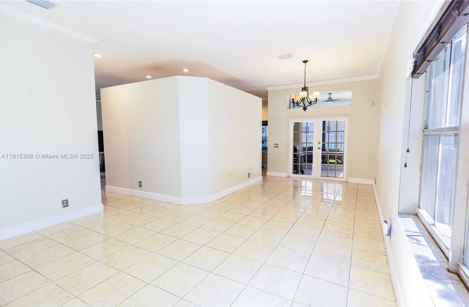 Small Image of 814 KAPOK WAY, Weston Number 7