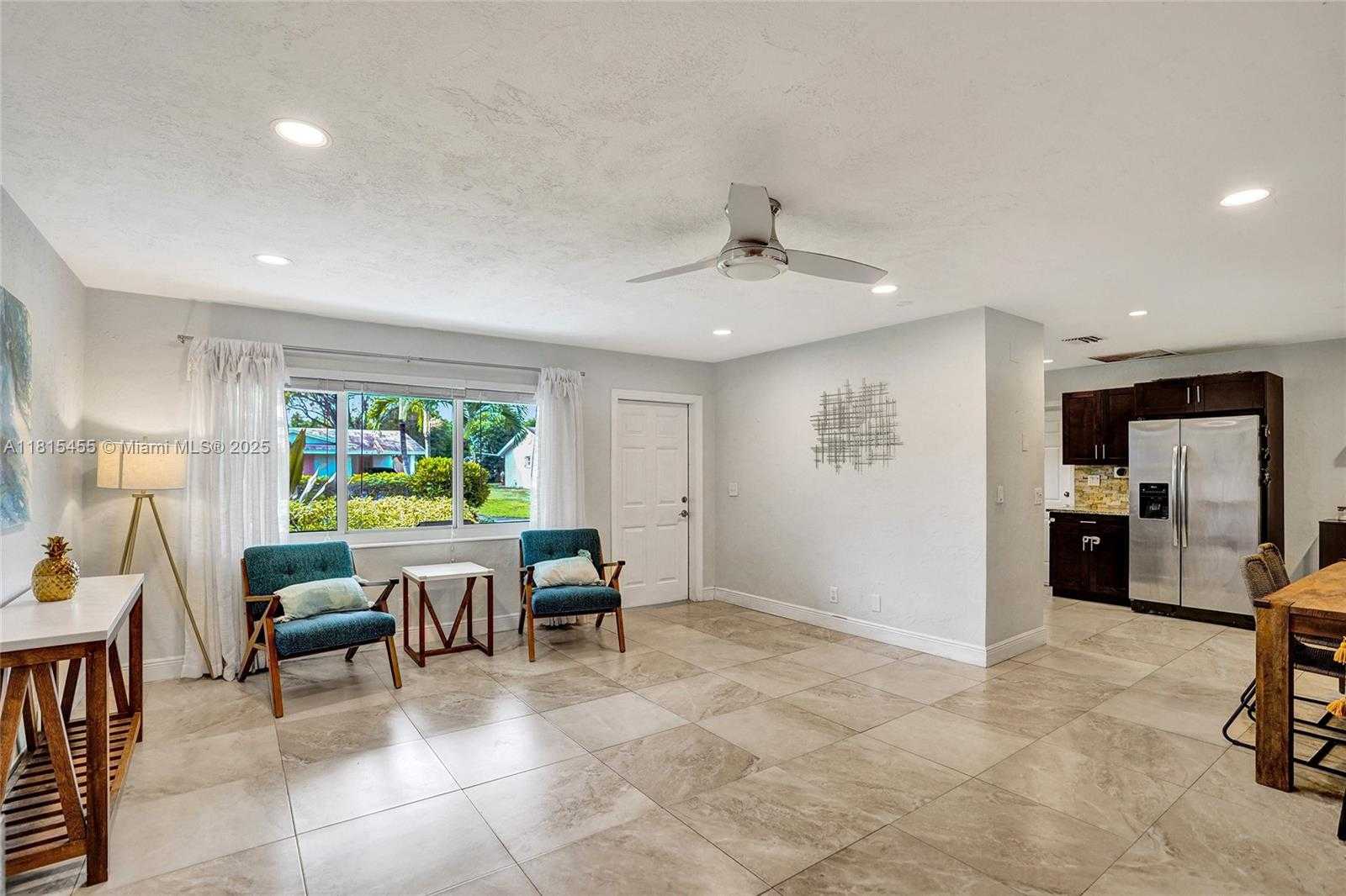 Small Image of 1083 SOUTH WEST 25TH PL, Boynton Beach Number 2