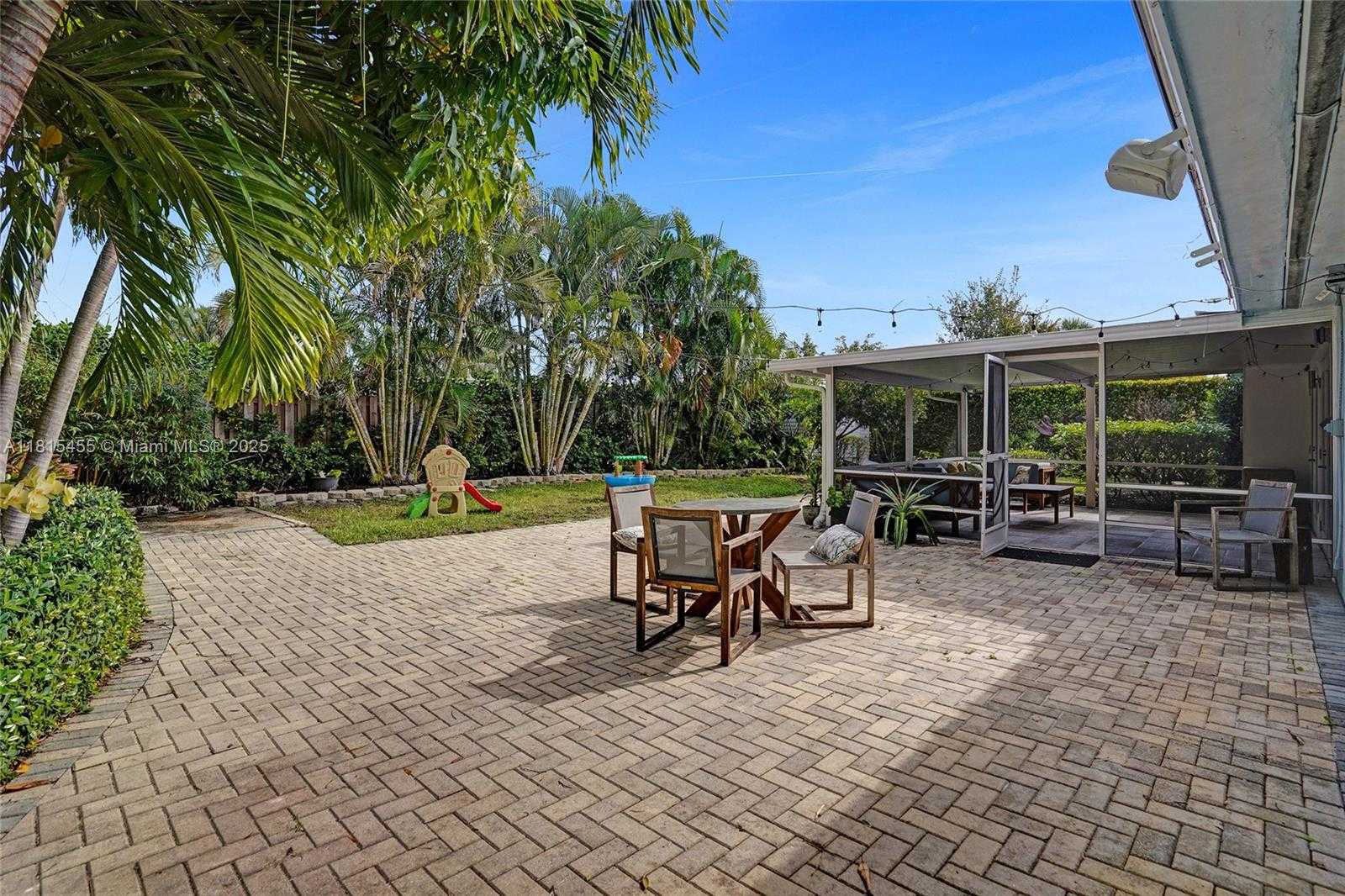 Small Image of 1083 SOUTH WEST 25TH PL, Boynton Beach Number 24
