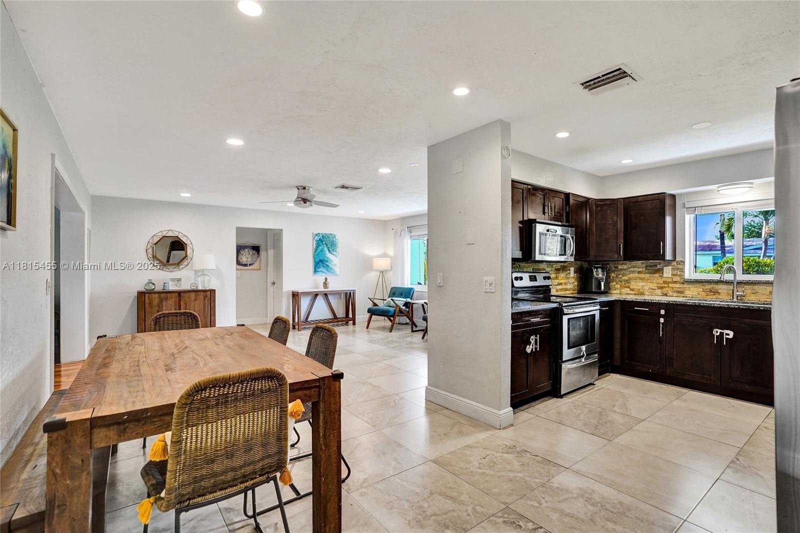 Small Image of 1083 SOUTH WEST 25TH PL, Boynton Beach Number 6