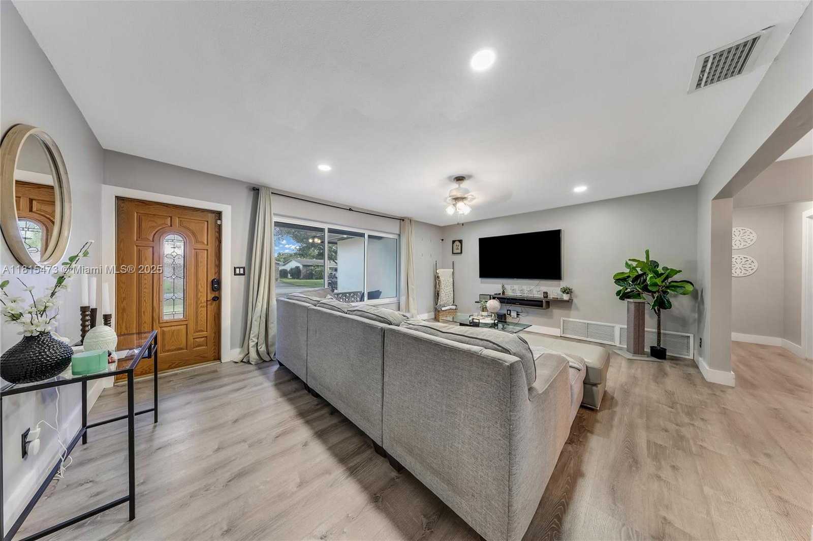 Small Image of 8331 NORTH WEST 18TH ST, Pembroke Pines Number 5