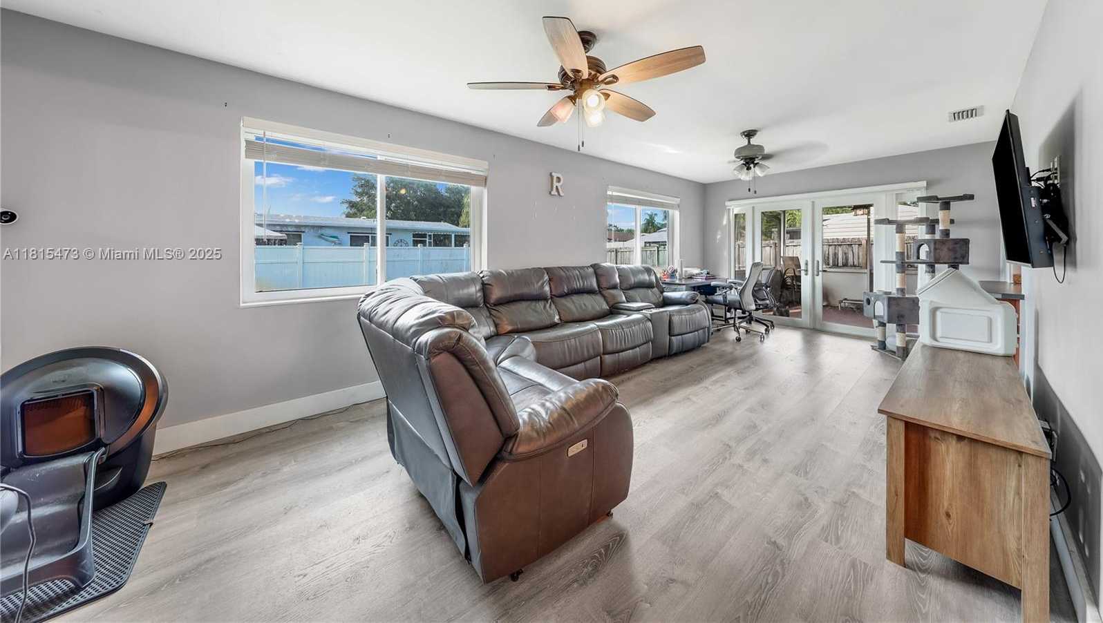 Small Image of 8331 NORTH WEST 18TH ST, Pembroke Pines Number 8