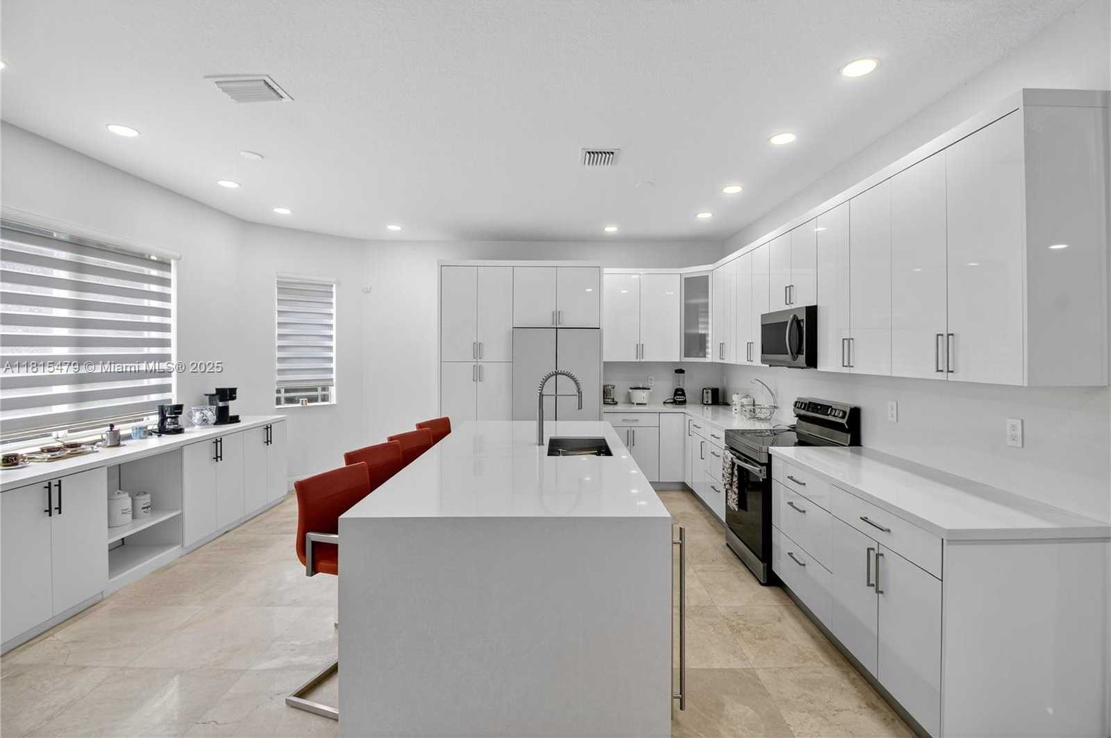 Small Image of 6403 SOUTH WEST 162ND PATH, Miami Number 17