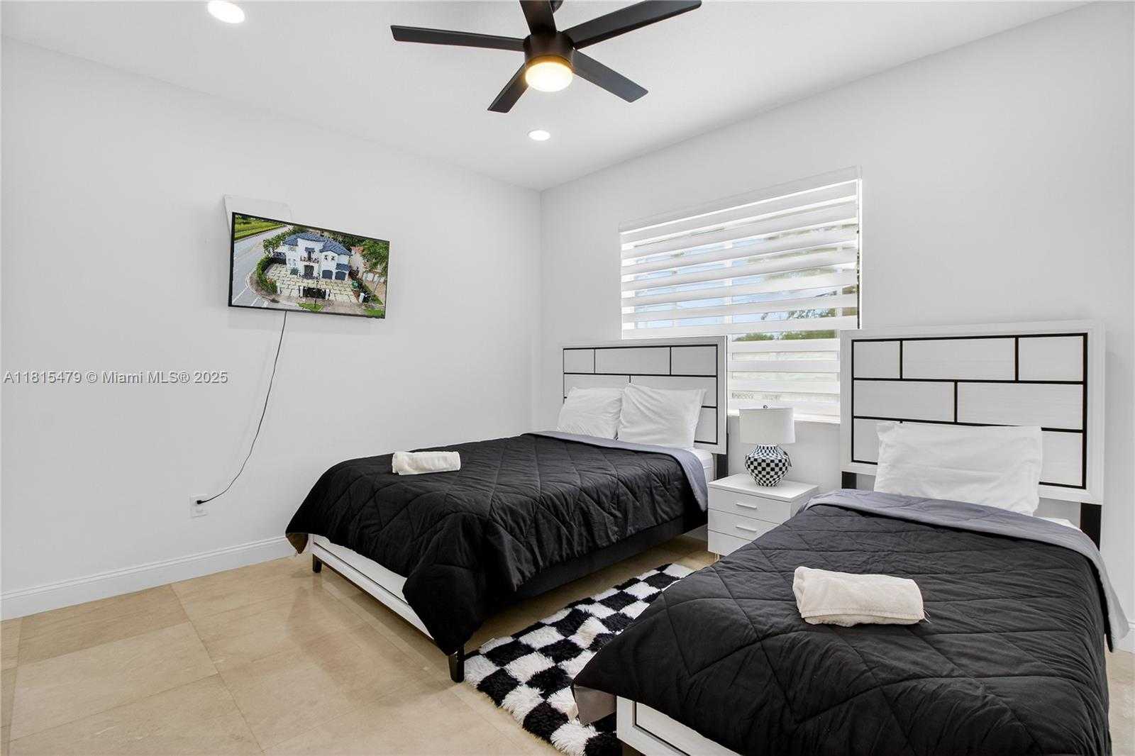 Small Image of 6403 SOUTH WEST 162ND PATH, Miami Number 20