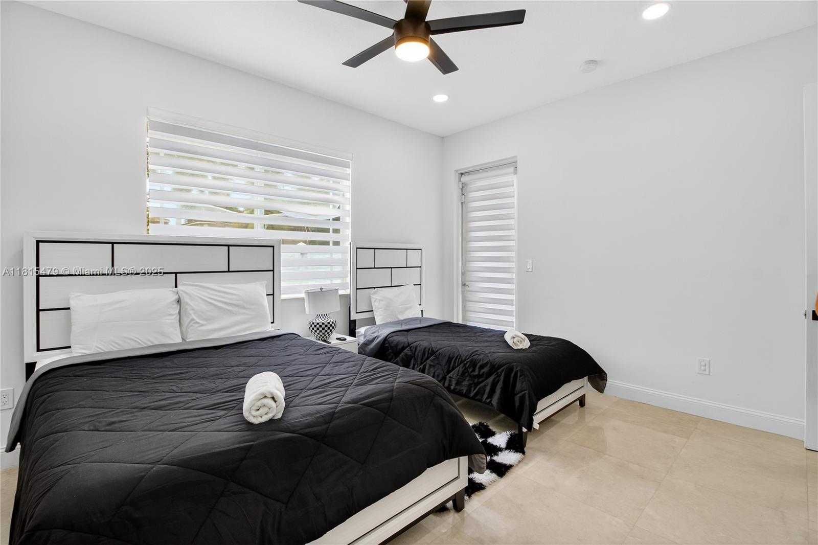 Small Image of 6403 SOUTH WEST 162ND PATH, Miami Number 22