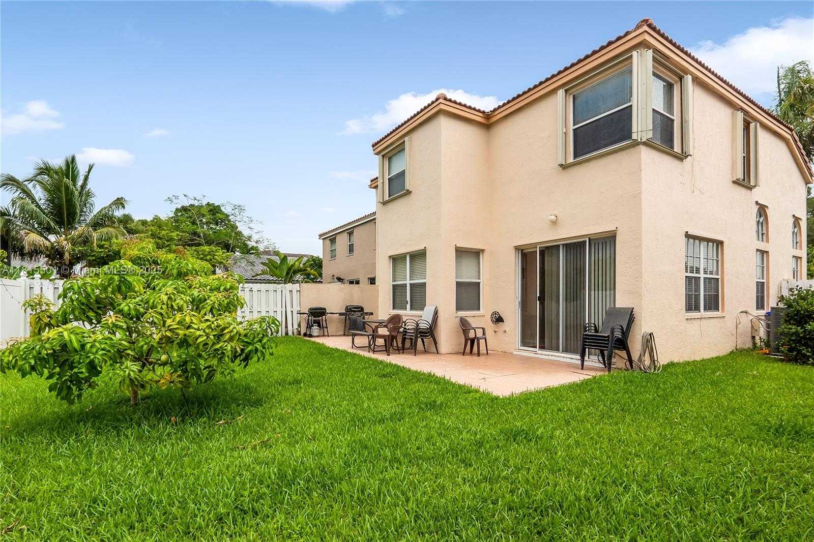 Small Image of 15683 NORTH WEST 12TH RD, Pembroke Pines Number 31