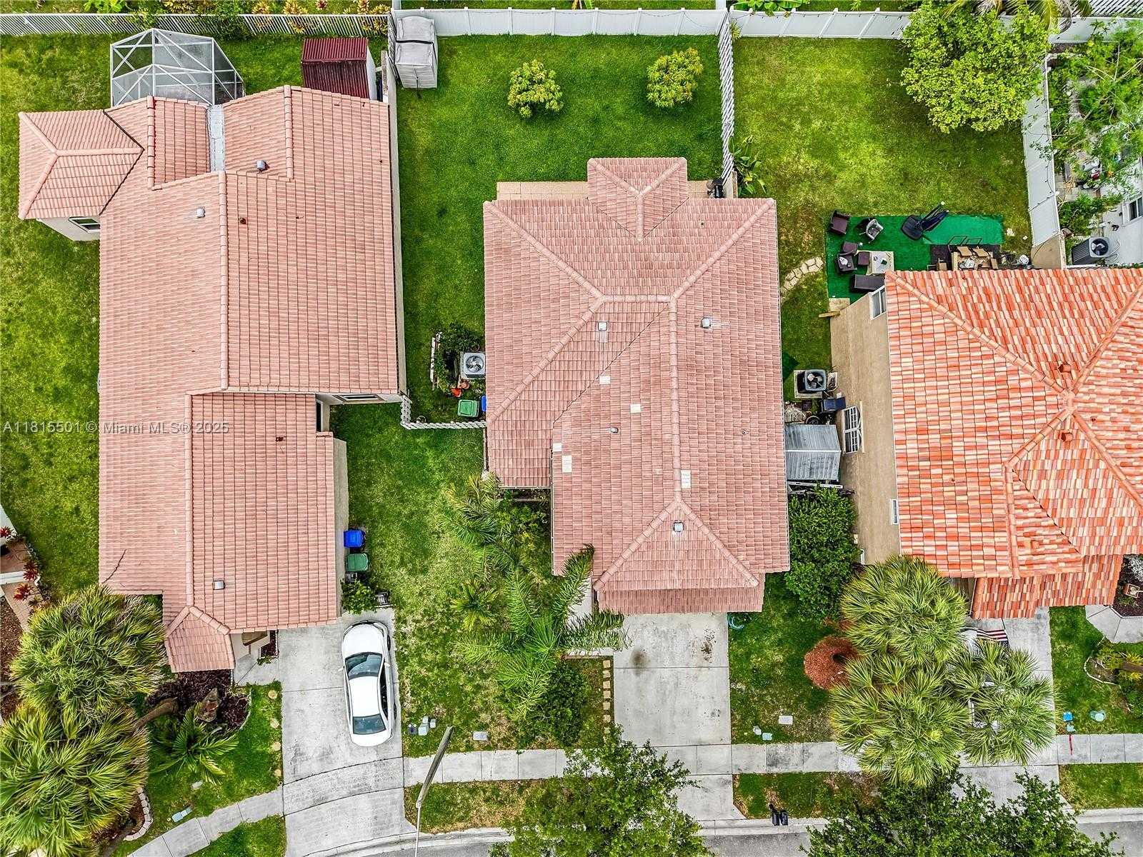 Small Image of 15683 NORTH WEST 12TH RD, Pembroke Pines Number 33