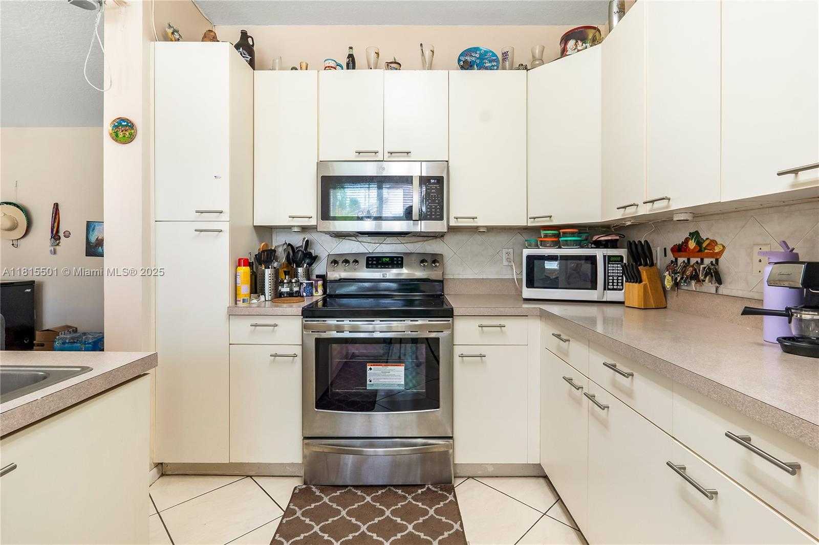 Small Image of 15683 NORTH WEST 12TH RD, Pembroke Pines Number 7