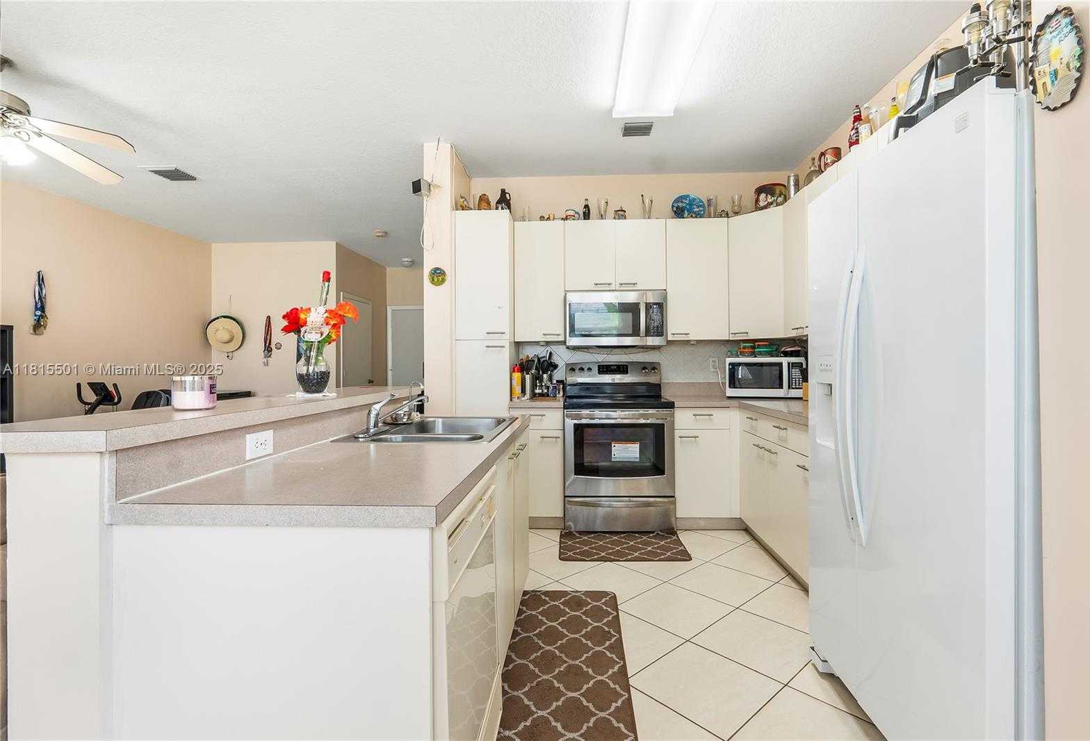 Small Image of 15683 NORTH WEST 12TH RD, Pembroke Pines Number 8