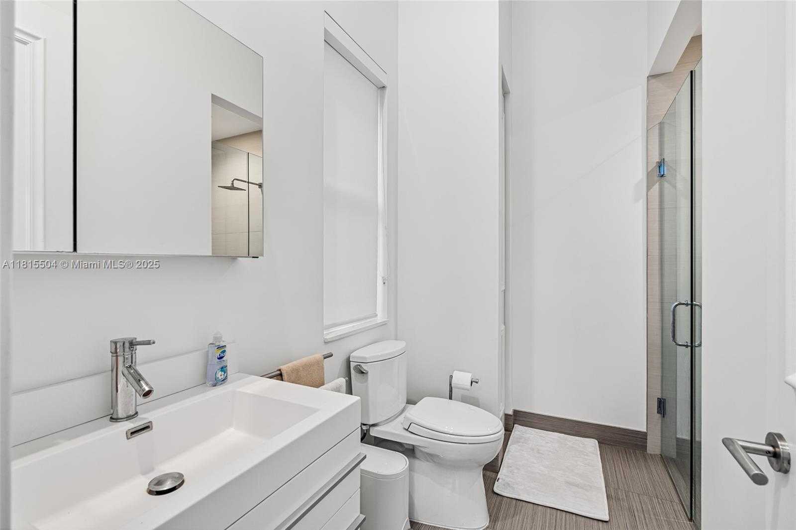 Small Image of 1260 HARBOR CT, Hollywood Number 43