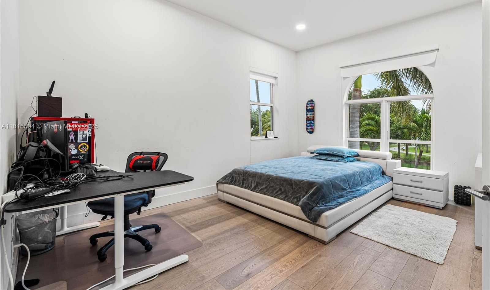 Small Image of 1260 HARBOR CT, Hollywood Number 47