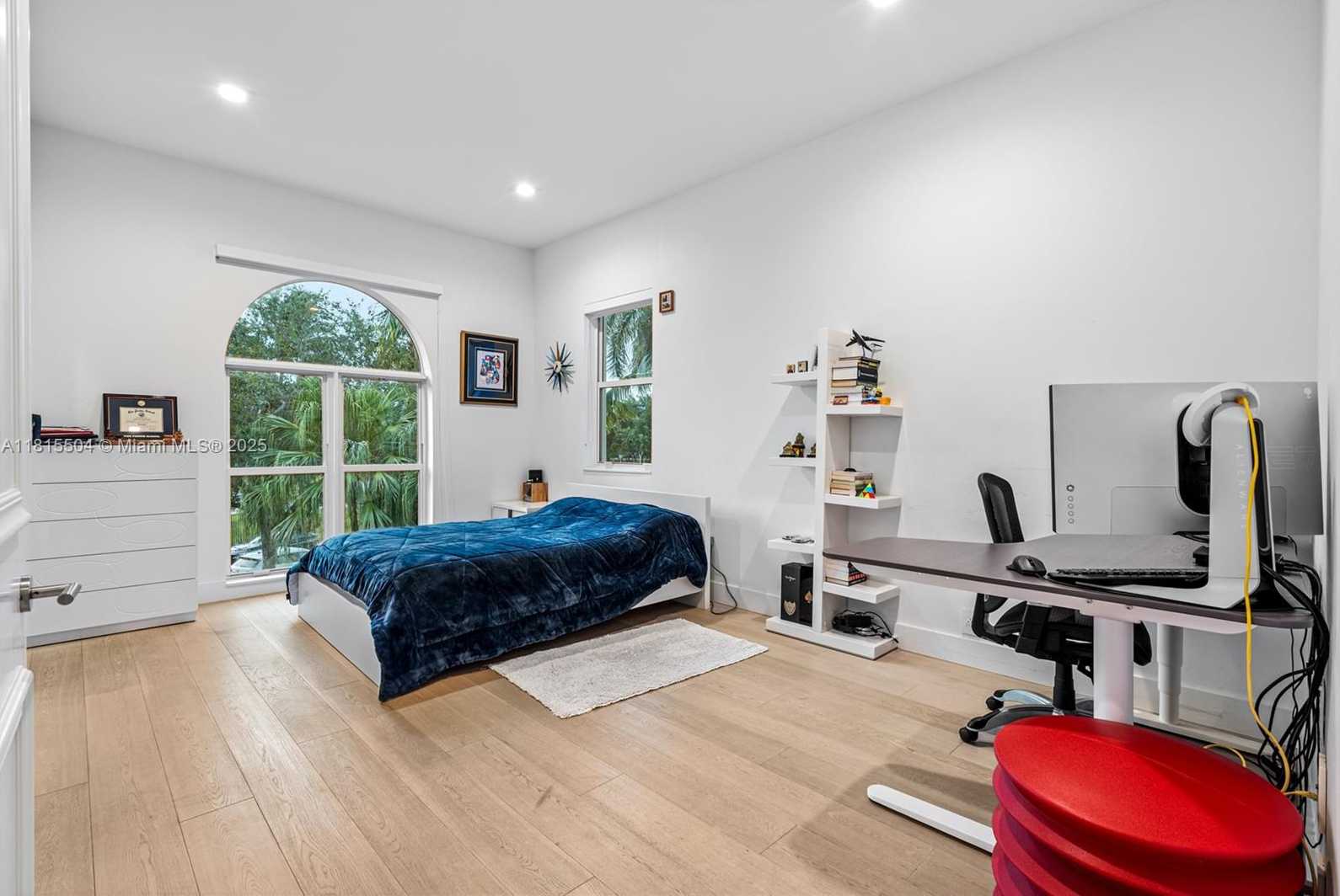 Small Image of 1260 HARBOR CT, Hollywood Number 49