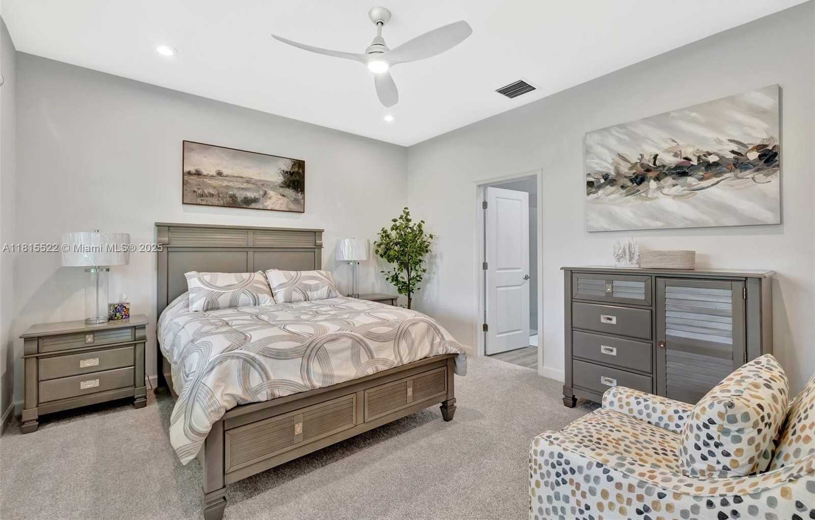 Small Image of 9921 SOUTH WEST ISABELLINE DR, Port St. Lucie Number 14