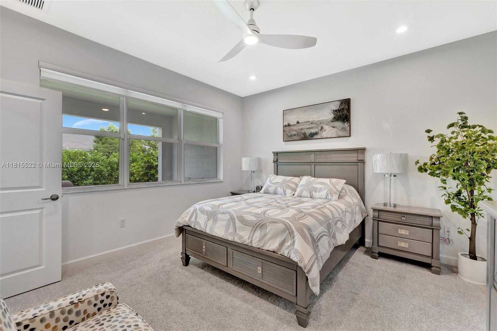 Small Image of 9921 SOUTH WEST ISABELLINE DR, Port St. Lucie Number 15