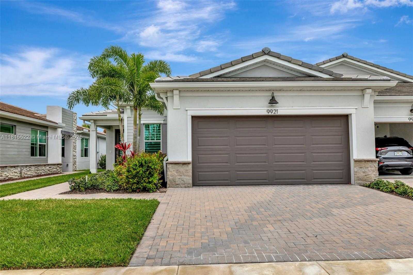 Small Image of 9921 SOUTH WEST ISABELLINE DR, Port St. Lucie Number 2