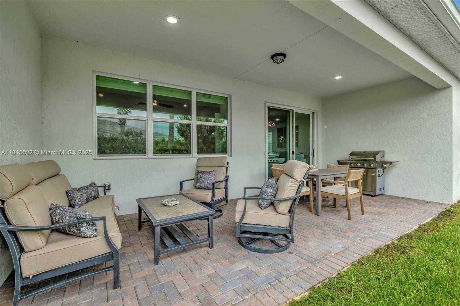 Small Image of 9921 SOUTH WEST ISABELLINE DR, Port St. Lucie Number 23