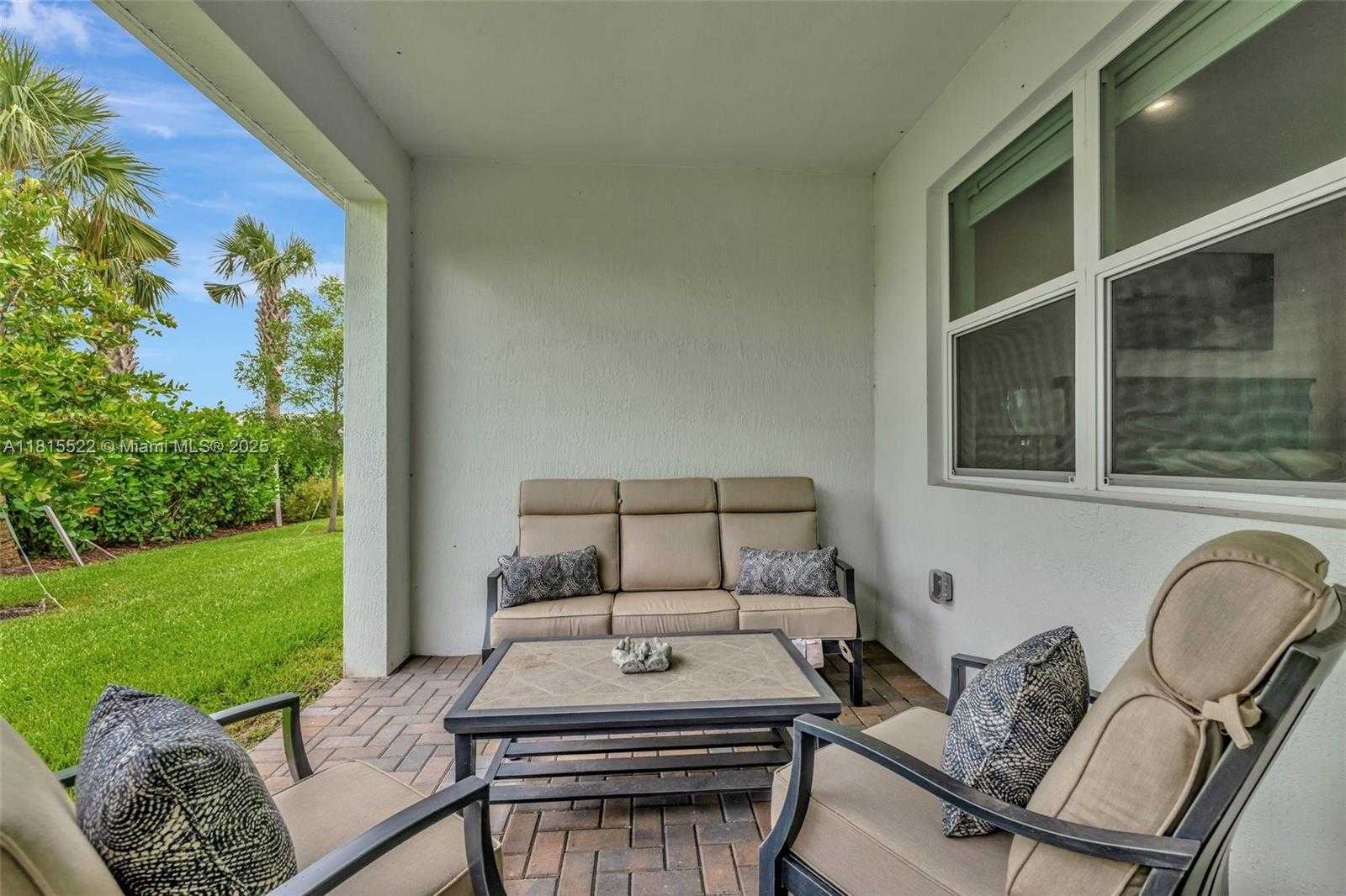 Small Image of 9921 SOUTH WEST ISABELLINE DR, Port St. Lucie Number 24
