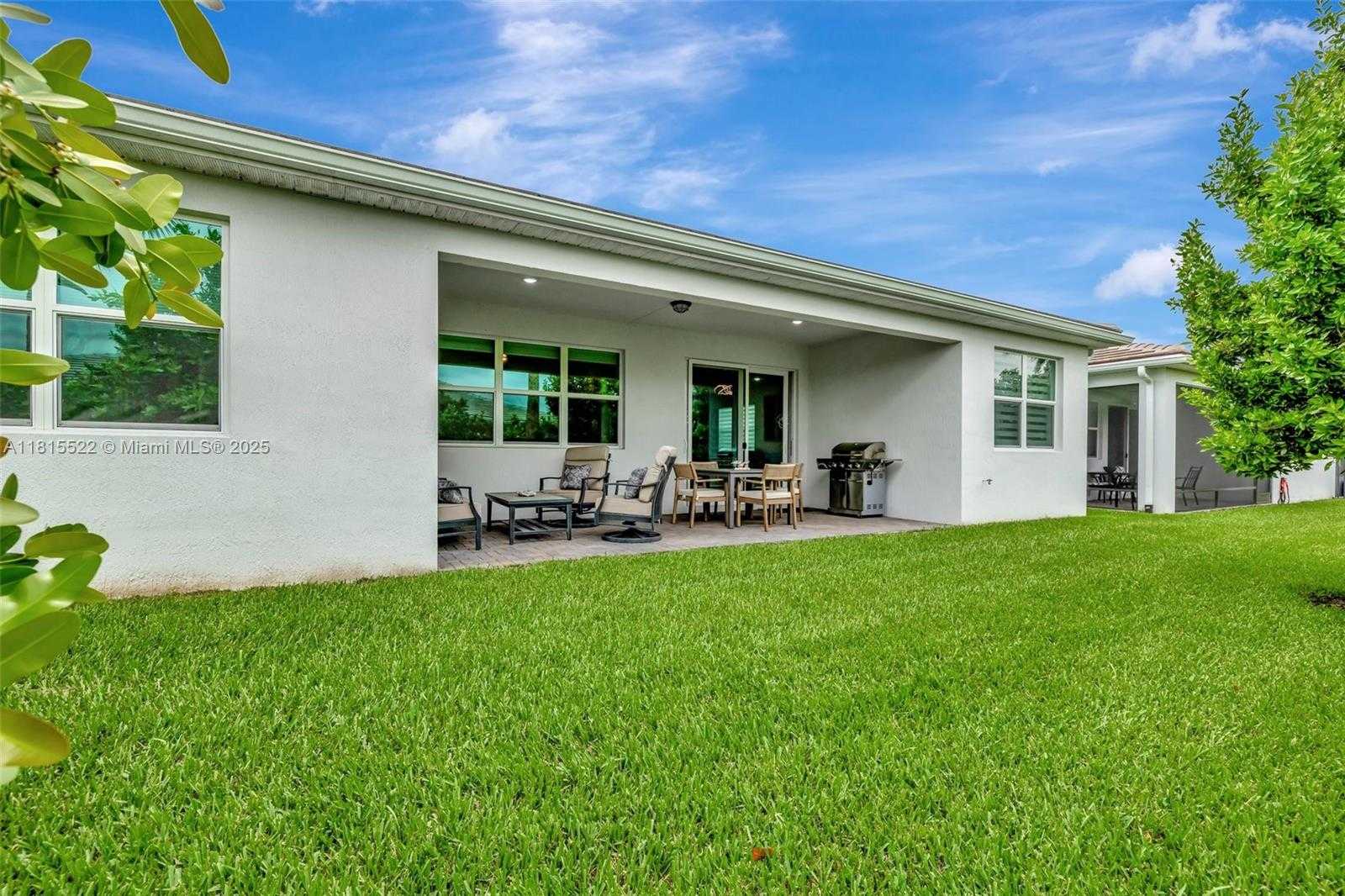 Small Image of 9921 SOUTH WEST ISABELLINE DR, Port St. Lucie Number 28