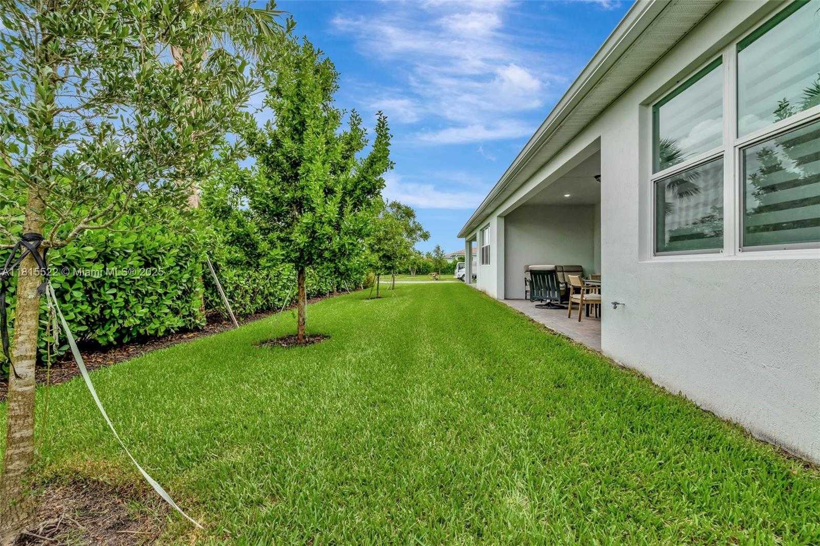 Small Image of 9921 SOUTH WEST ISABELLINE DR, Port St. Lucie Number 29