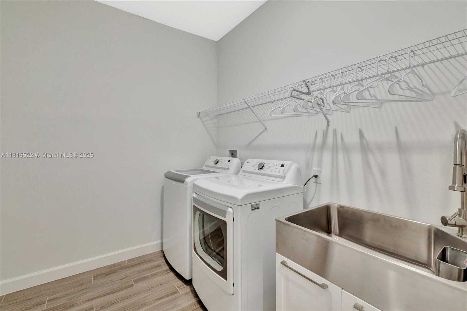 Small Image of 9921 SOUTH WEST ISABELLINE DR, Port St. Lucie Number 31