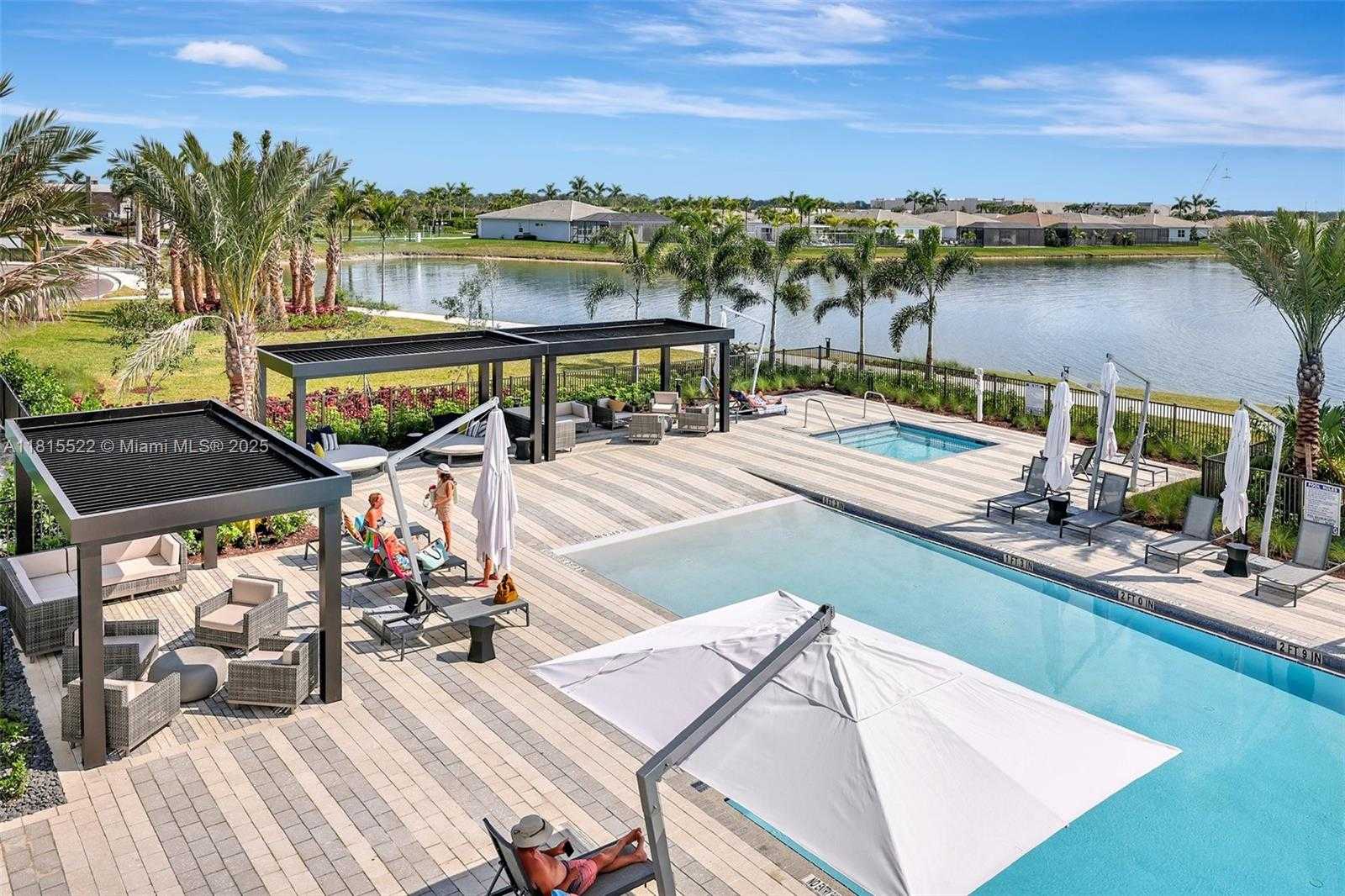 Small Image of 9921 SOUTH WEST ISABELLINE DR, Port St. Lucie Number 36