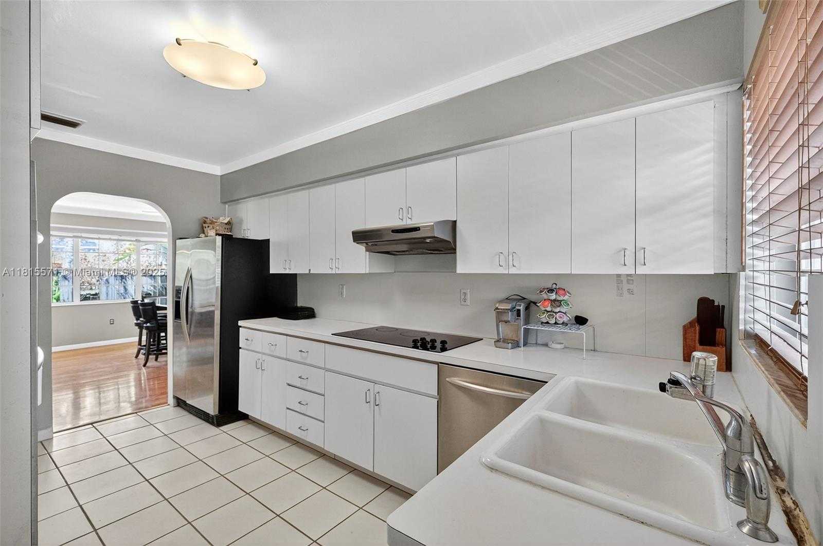 Small Image of 3325 ALTON RD, Miami Beach Number 21